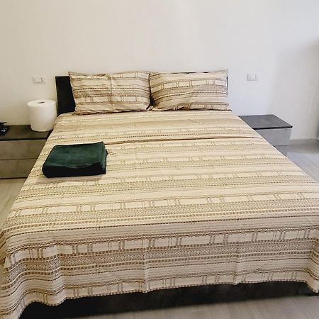 Casa Manzoni Apartment โนวารา ภายนอก รูปภาพ