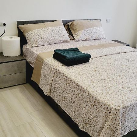 Casa Manzoni Apartment โนวารา ภายนอก รูปภาพ